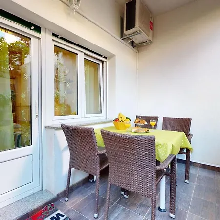 Apartment Ivanisevic Omis
